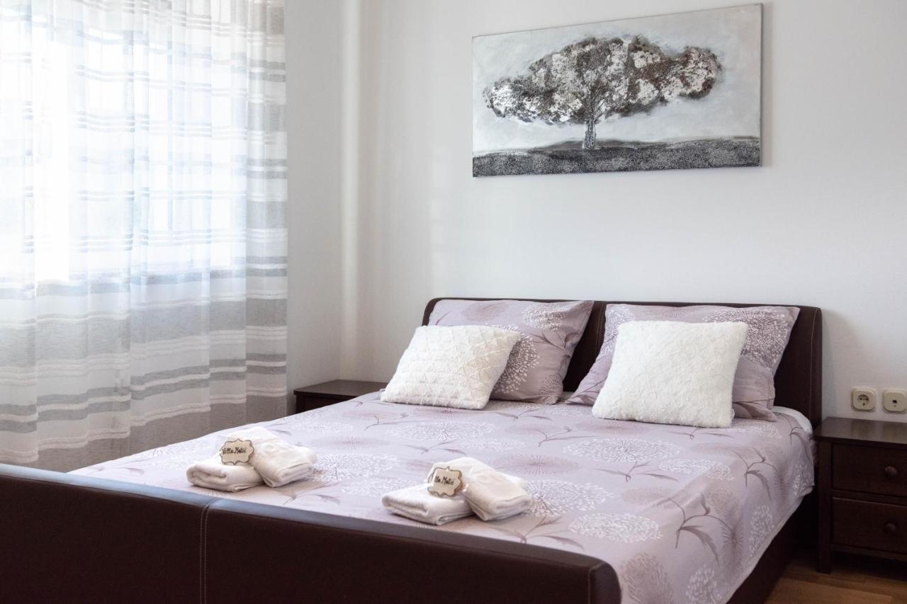 Vacation Villa Matic With 7 Bedrooms Sinj Bagian luar foto