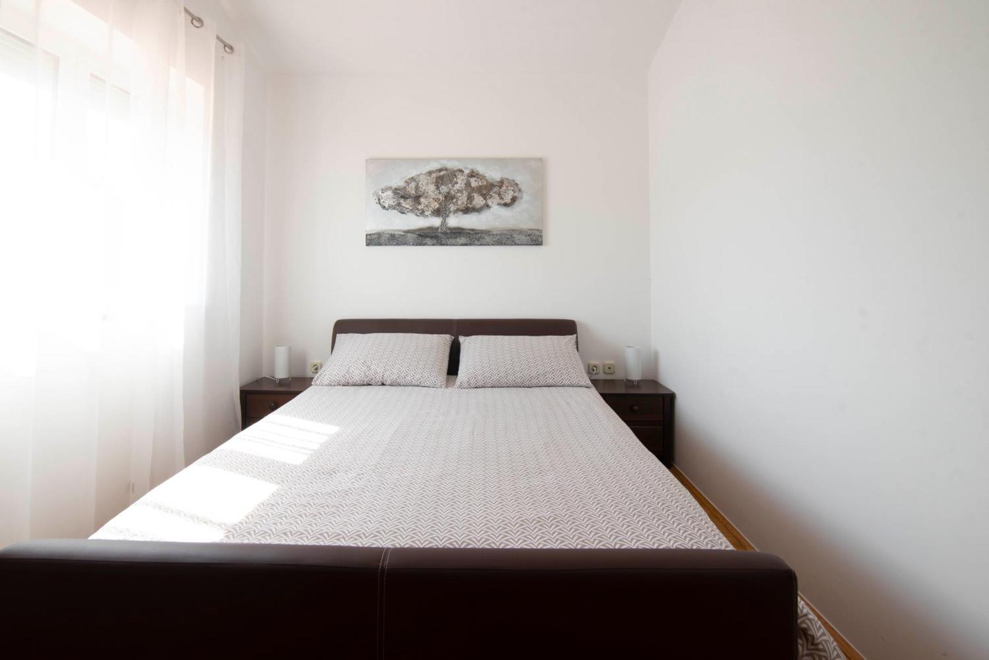 Vacation Villa Matic With 7 Bedrooms Sinj Bagian luar foto